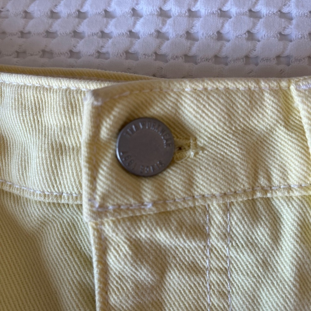 NWOT - TNA - Greenwich 7” Shorts - Yellow - 00 - Picture 6 of 9